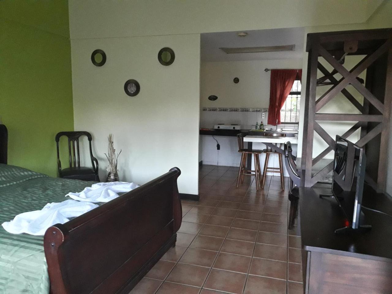 Dos Palmas Studio Apartments Río Segundo Esterno foto