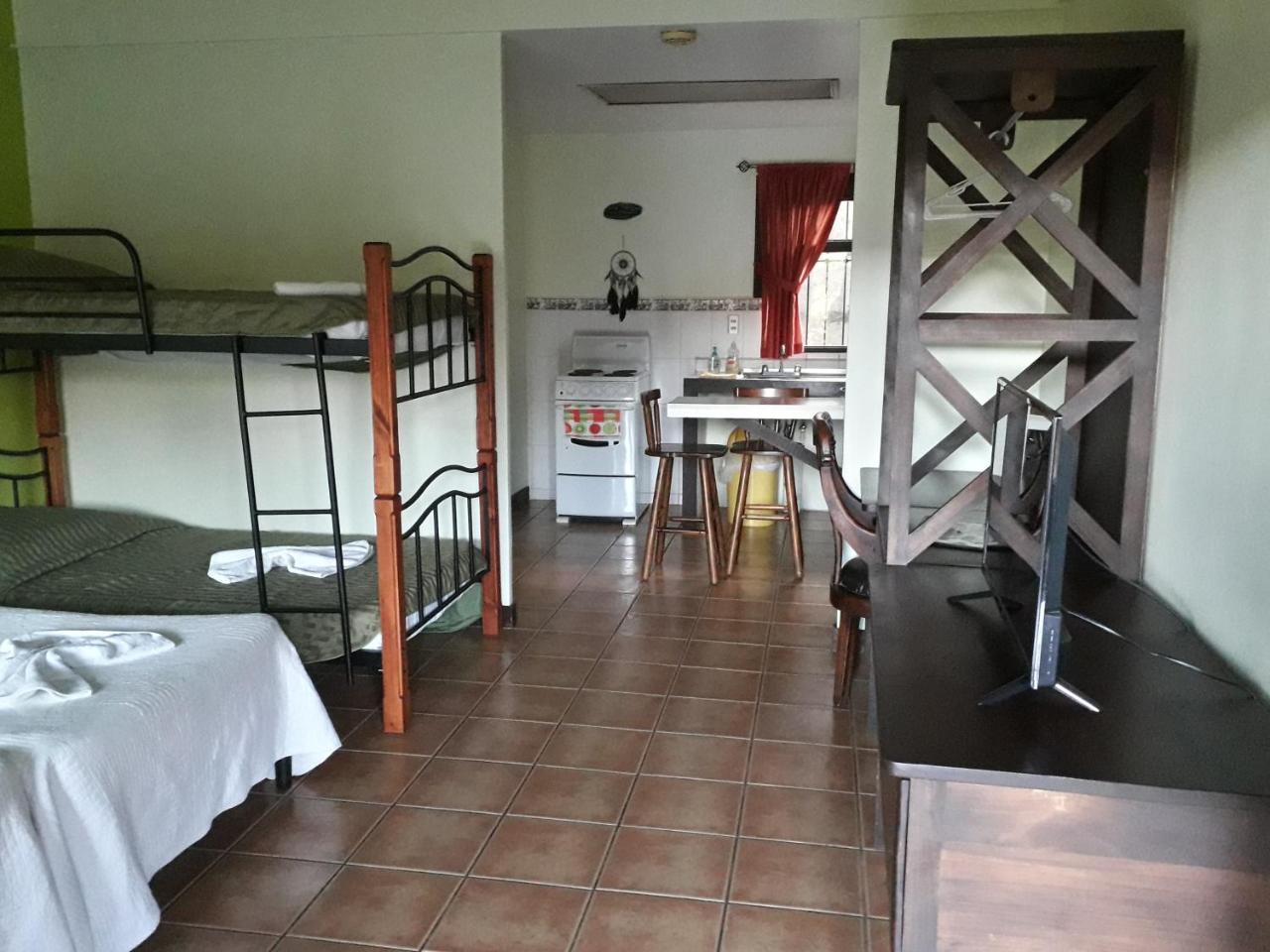 Dos Palmas Studio Apartments Río Segundo Esterno foto